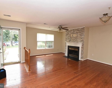 7953 Coachcrest Court - Photo Thumbnail 4