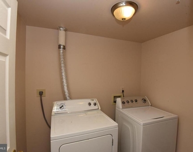 7953 Coachcrest Court - Photo Thumbnail 19