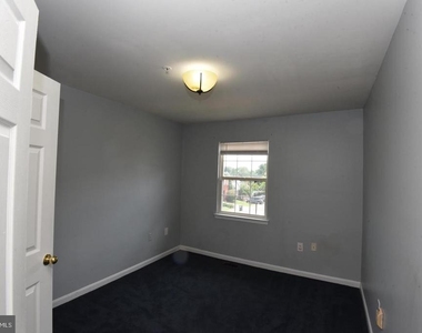 7953 Coachcrest Court - Photo Thumbnail 15