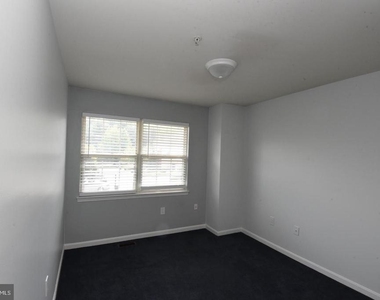 7953 Coachcrest Court - Photo Thumbnail 12