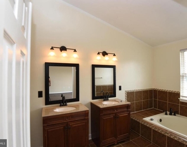 7953 Coachcrest Court - Photo Thumbnail 26