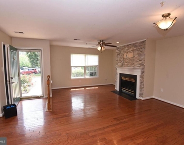 7953 Coachcrest Court - Photo Thumbnail 3
