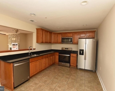 7953 Coachcrest Court - Photo Thumbnail 5