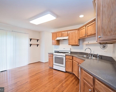 10558 Crooked Branch Court - Photo Thumbnail 5