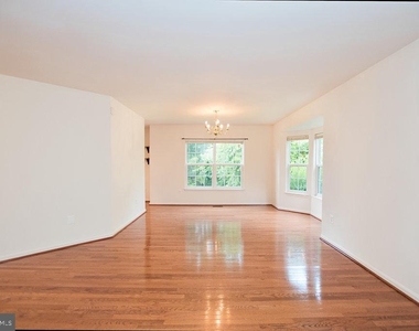 10558 Crooked Branch Court - Photo Thumbnail 2