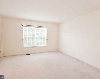 10558 Crooked Branch Court - Photo Thumbnail 13