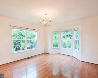10558 Crooked Branch Court - Photo Thumbnail 3