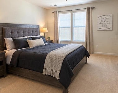 6972 Kona Drive - Photo Thumbnail 7