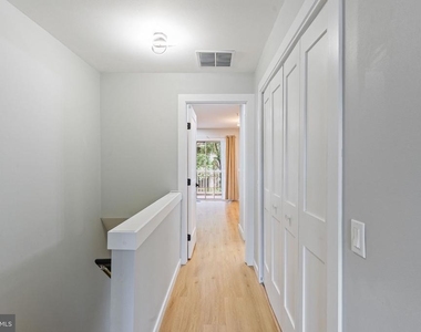 46930 Courtyard Square - Photo Thumbnail 5