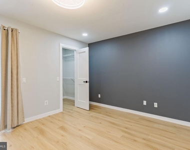 46930 Courtyard Square - Photo Thumbnail 9