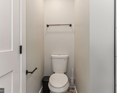 46930 Courtyard Square - Photo Thumbnail 8