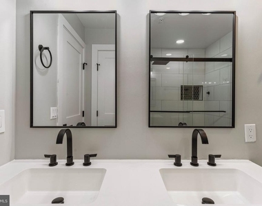 46930 Courtyard Square - Photo Thumbnail 24