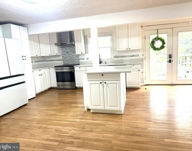 9409 Starlit Ponds Drive - Photo Thumbnail 2