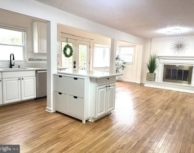 9409 Starlit Ponds Drive - Photo Thumbnail 3