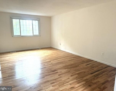 9409 Starlit Ponds Drive - Photo Thumbnail 11