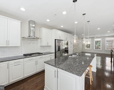 13717 Neil Armstrong Avenue - Photo Thumbnail 8