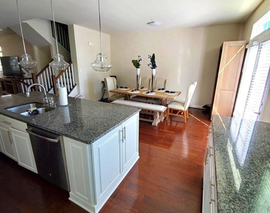 13717 Neil Armstrong Avenue - Photo Thumbnail 12
