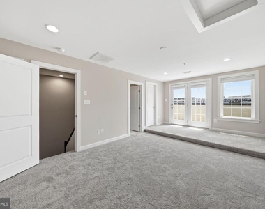 13717 Neil Armstrong Avenue - Photo Thumbnail 37
