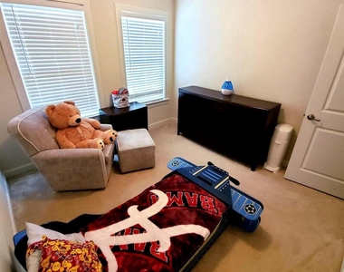 13717 Neil Armstrong Avenue - Photo Thumbnail 25