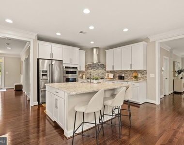 6203 Champion Oak Court - Photo Thumbnail 15