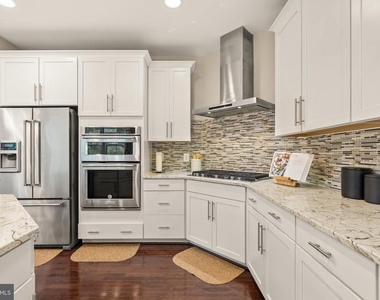 6203 Champion Oak Court - Photo Thumbnail 18