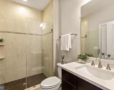 6203 Champion Oak Court - Photo Thumbnail 8