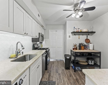 3100 S Manchester Street - Photo Thumbnail 10