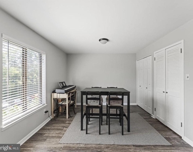 3100 S Manchester Street - Photo Thumbnail 15