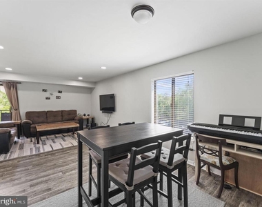3100 S Manchester Street - Photo Thumbnail 14