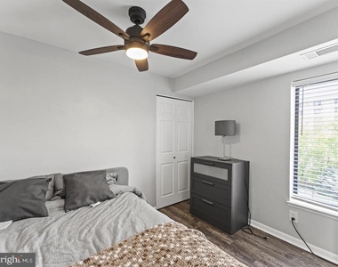 3100 S Manchester Street - Photo Thumbnail 7