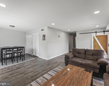 3100 S Manchester Street - Photo Thumbnail 16