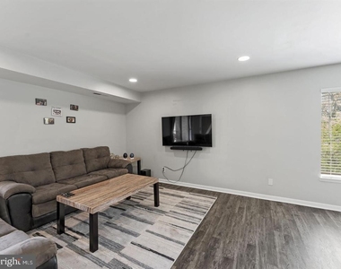 3100 S Manchester Street - Photo Thumbnail 19