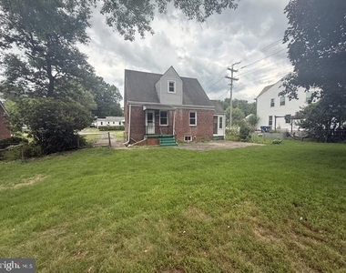 2414 Fairview Drive - Photo Thumbnail 3