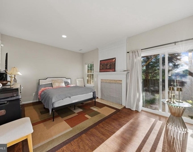 1122 Cypress Tree Place - Photo Thumbnail 6