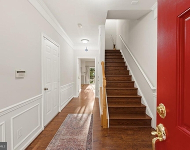 1122 Cypress Tree Place - Photo Thumbnail 3