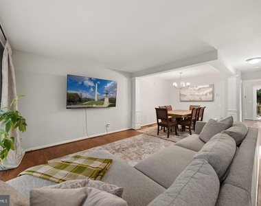 1122 Cypress Tree Place - Photo Thumbnail 11