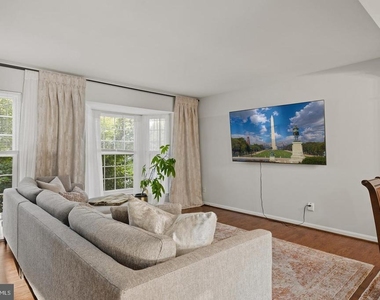 1122 Cypress Tree Place - Photo Thumbnail 10