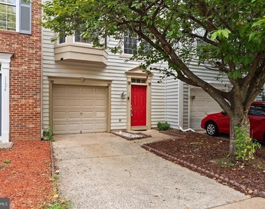 1122 Cypress Tree Place - Photo Thumbnail 2