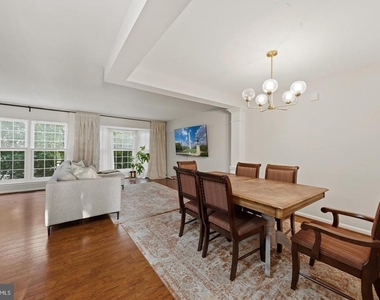 1122 Cypress Tree Place - Photo Thumbnail 8