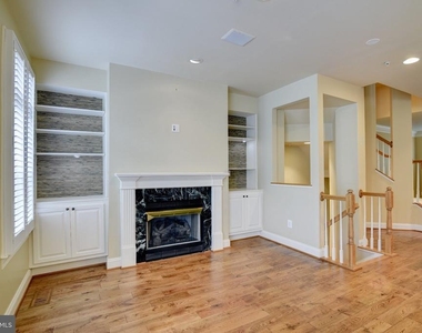 12198 Chancery Station Circle - Photo Thumbnail 6