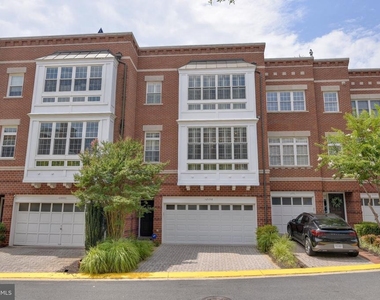 12198 Chancery Station Circle - Photo Thumbnail 1