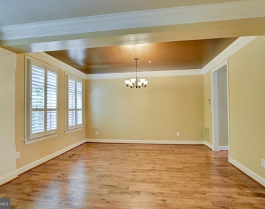 12198 Chancery Station Circle - Photo Thumbnail 9