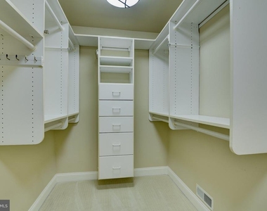 12198 Chancery Station Circle - Photo Thumbnail 21