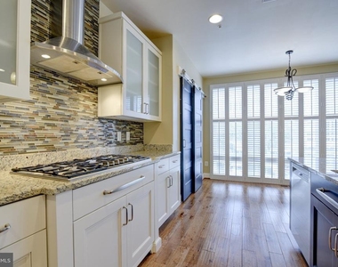 12198 Chancery Station Circle - Photo Thumbnail 32