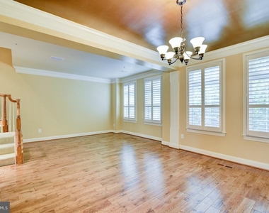 12198 Chancery Station Circle - Photo Thumbnail 8