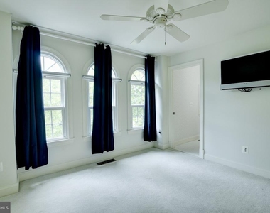 12198 Chancery Station Circle - Photo Thumbnail 22
