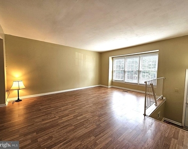 4718 Gainsborough Drive - Photo Thumbnail 11