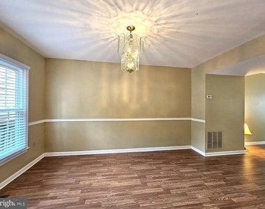 4718 Gainsborough Drive - Photo Thumbnail 5