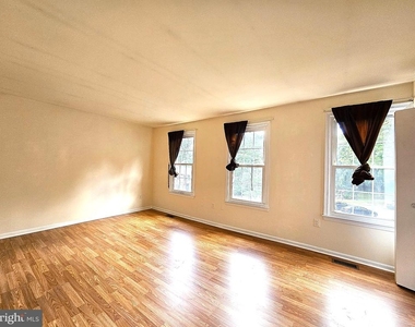 4718 Gainsborough Drive - Photo Thumbnail 12