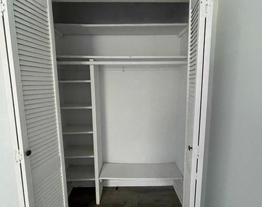 6511 10th Street - Photo Thumbnail 5